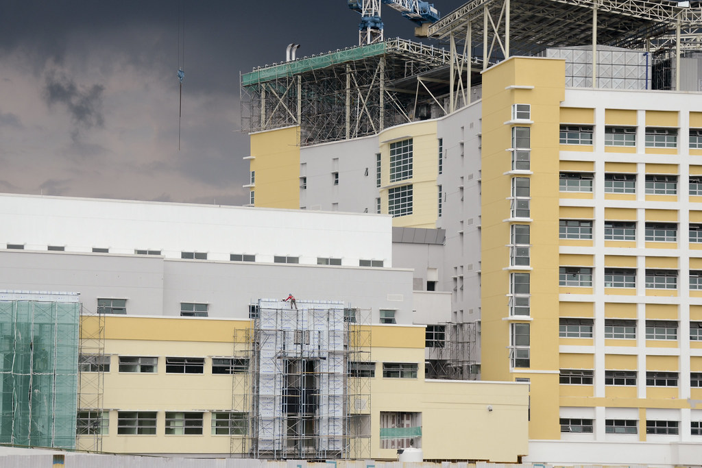 Roofing director fined for hiding mobile during bid rig probe