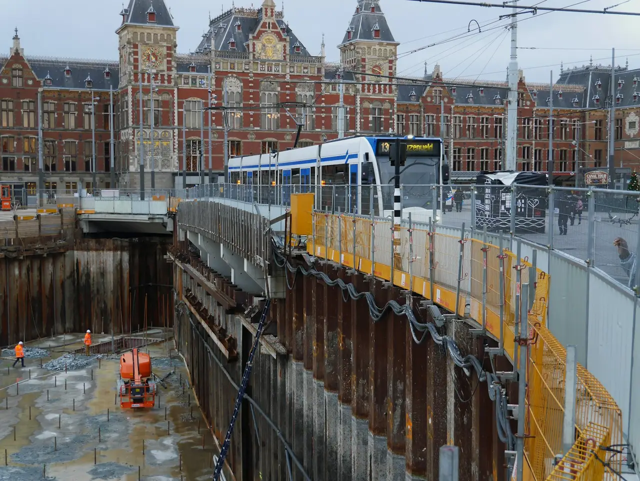 BAM buys big Dutch pipeline and cable contractor for UK push
