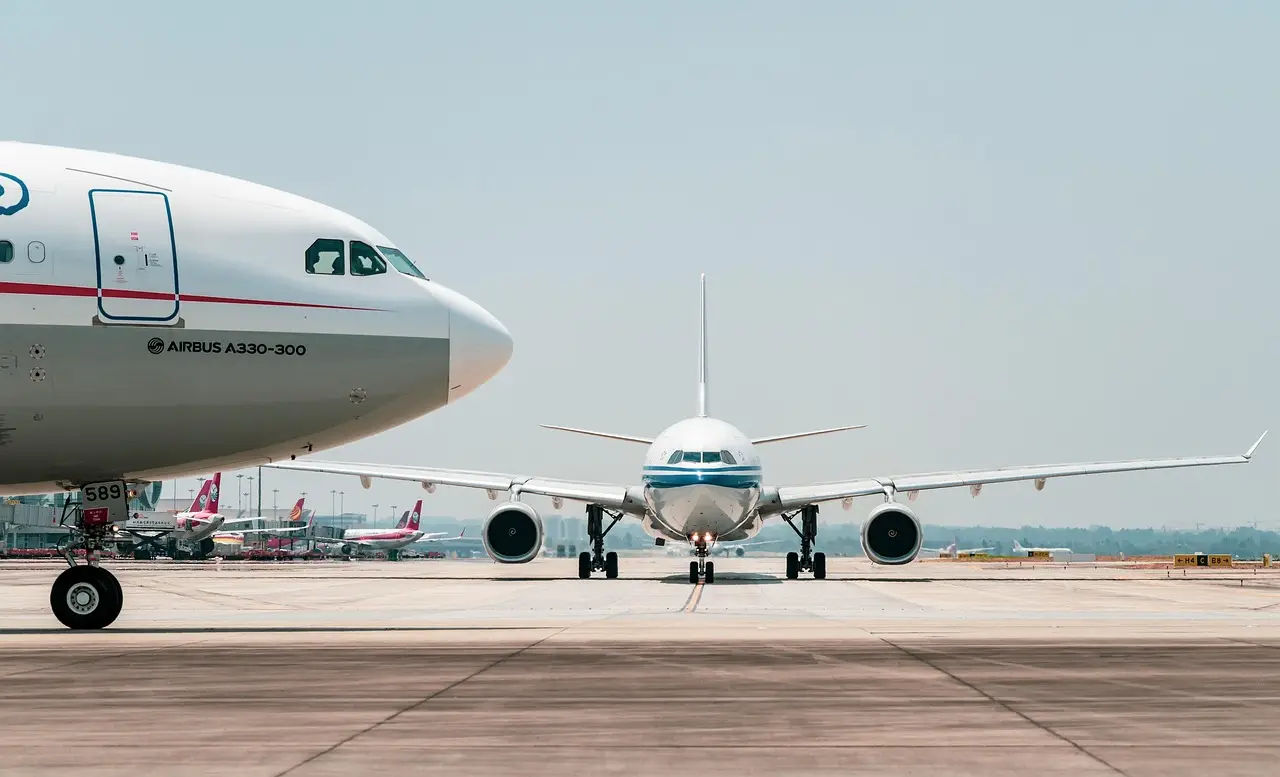 Heathrow pitches 17,500 building jobs as runway doubts grow
