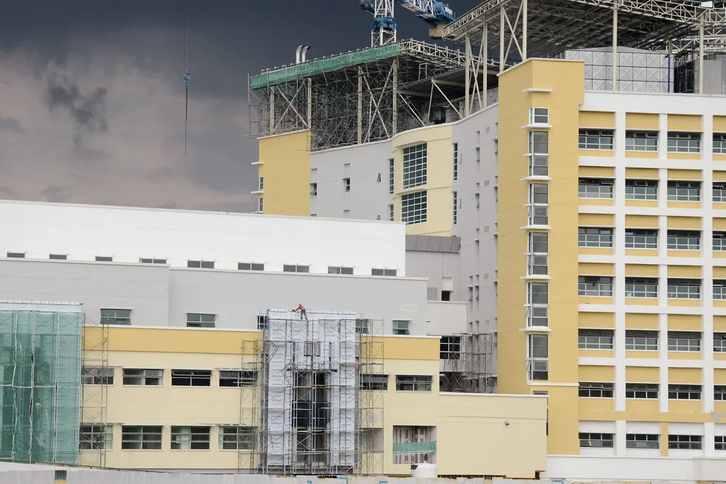 Roofing director fined for hiding mobile during bid rig probe